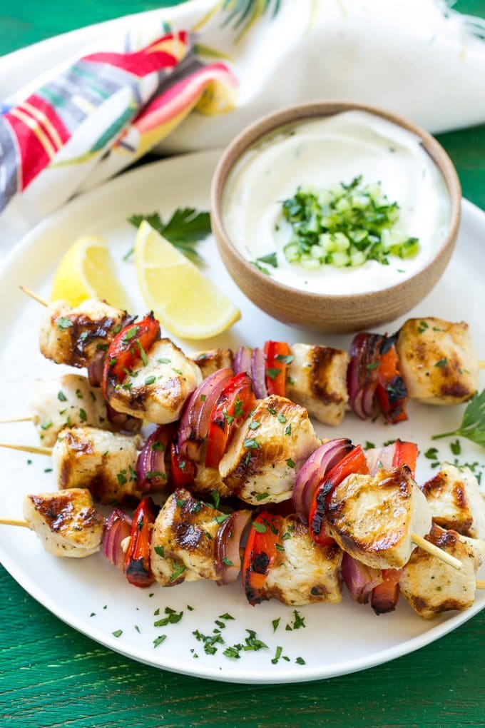 Greek Chicken Kabobs | Grilled Chicken Kabobs | Healthy Chicken Recipe | Greek Chicken #greekfood #chicken #grilling #grilledchicken #kabobs #dinner #ezlod Greek chicken kabobs with vegetables, served with yogurt sauce.