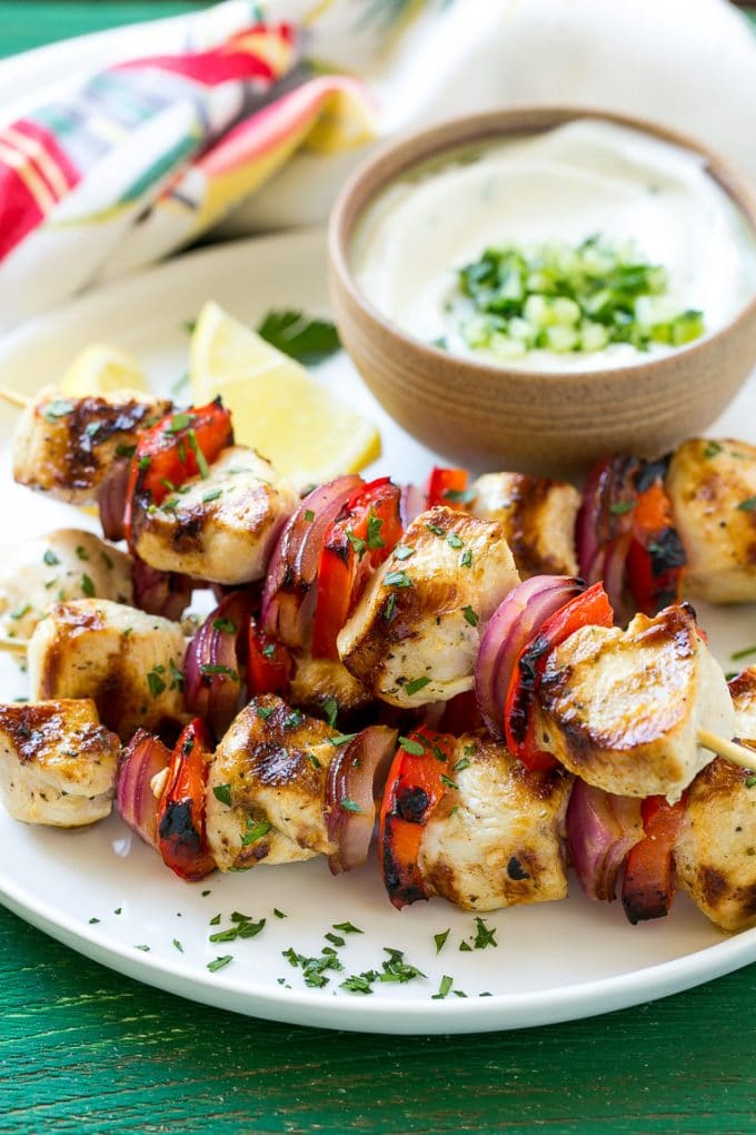Greek Chicken Kabobs | Grilled Chicken Kabobs | Healthy Chicken Recipe | Greek Chicken #greekfood #chicken #grilling #grilledchicken #kabobs #dinner #ezlod Greek style chicken kabobs topped with fresh parsley.