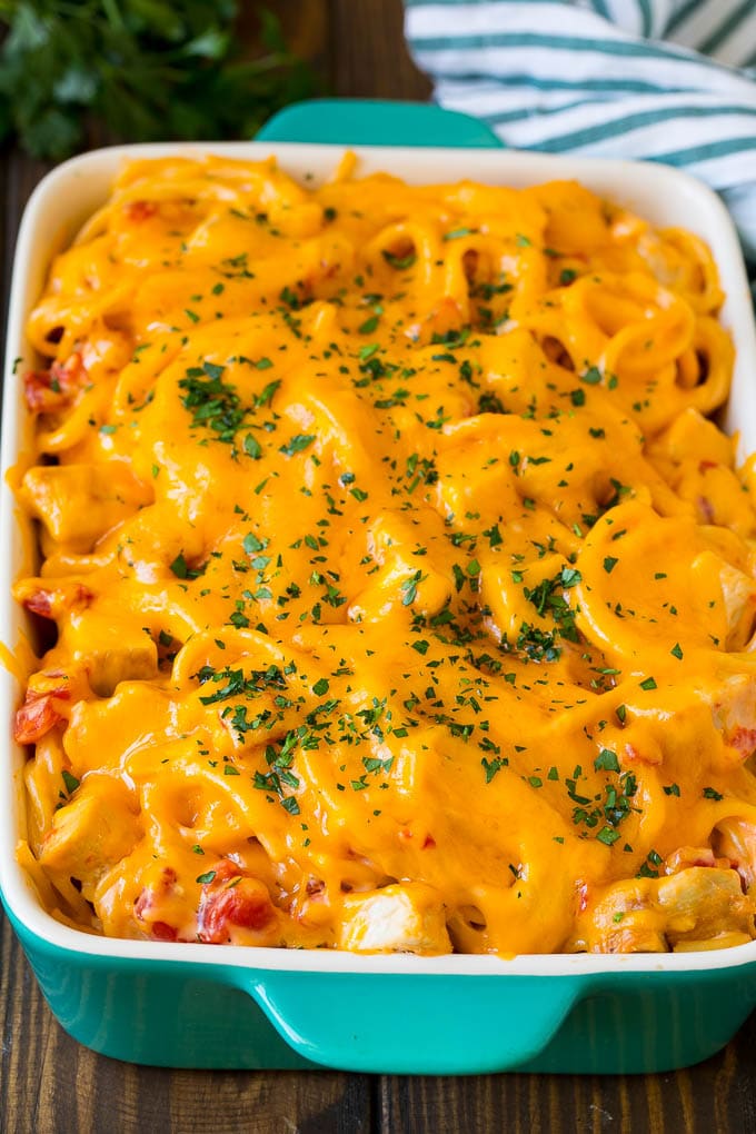 Chicken Spaghetti Recipe | Baked Spaghetti #pasta #spaghetti #chicken #cheese #casserole #dinner #ezlod Baked chicken spaghetti topped with melted cheese and fresh parsley.