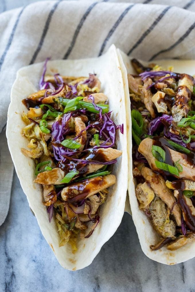Moo Shu Chicken Recipe | Easy Chicken Recipe | Asian Chicken Recipe | Take Out Recipe | Easy Dinner Recipe #chicken #stirfry #mooshu #dinner #ezlod Moo shu chicken inside pancakes with hoisin sauce.