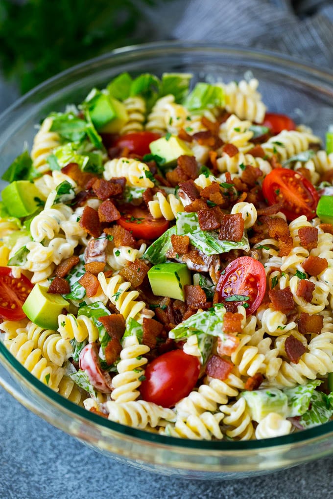 BLT Pasta Salad Recipe | Easy Pasta Salad | Bacon Pasta Salad #salad #pasta #blt #bacon #avocado #dinner #ezlod BLT pasta salad in a creamy ranch dressing.