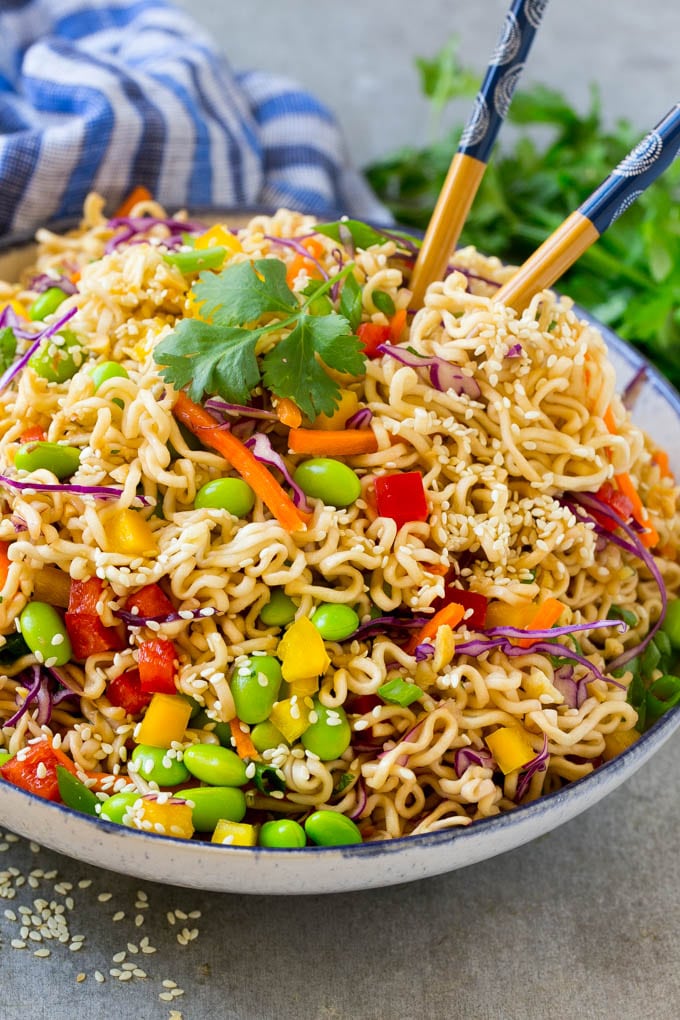 Asian Noodle Salad Recipe | Ramen Noodle Salad | Asian Salad #salad #noodles #edamame #vegetarian #ezlod #lunch Asian noodle salad with ramen noodles, edamame, bell peppers and carrots in a sesame dressing.