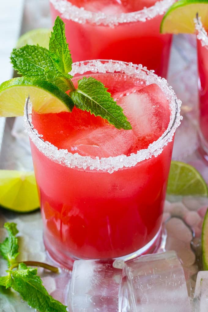Watermelon Agua Fresca | Watermelon Drink | Agua Fresca Recipe #watermelon #aguafresca #watermelondrink #drink #ezlod #summer A glass of agua fresca made with fresh watermelon.