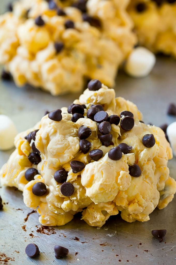 Avalanche Cookies Recipe | No Bake Cookie Recipe | Easy Cookie Recipe | Avalanche Bark #bark #avalanche #avalanchecookies #cookies #nobakecookies #nobake #dessert #ezlod An avalanche cookie on a sheet pan.