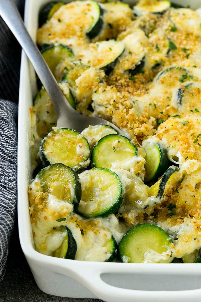 Zucchini Gratin Recipe | Cheesy Zucchini | Baked Zucchini | Easy Zucchini Recipe #zucchini #casserole #cheese #dinner #sidedish #ezlod Zucchini gratin with creamy zucchini, cheese and crispy breadcrumbs.