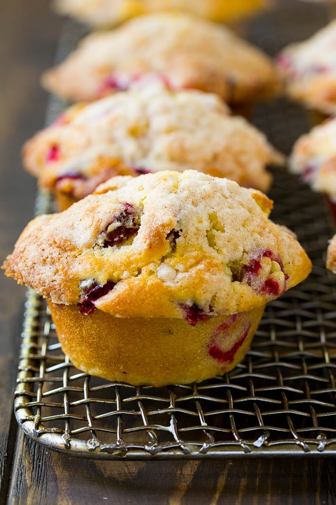 Cranberry Muffins Recipe | Cranberry Orange Muffins #cranberry #muffins #orange #fall #dessert #ezlod Baked cranberry muffins topped with streusel.