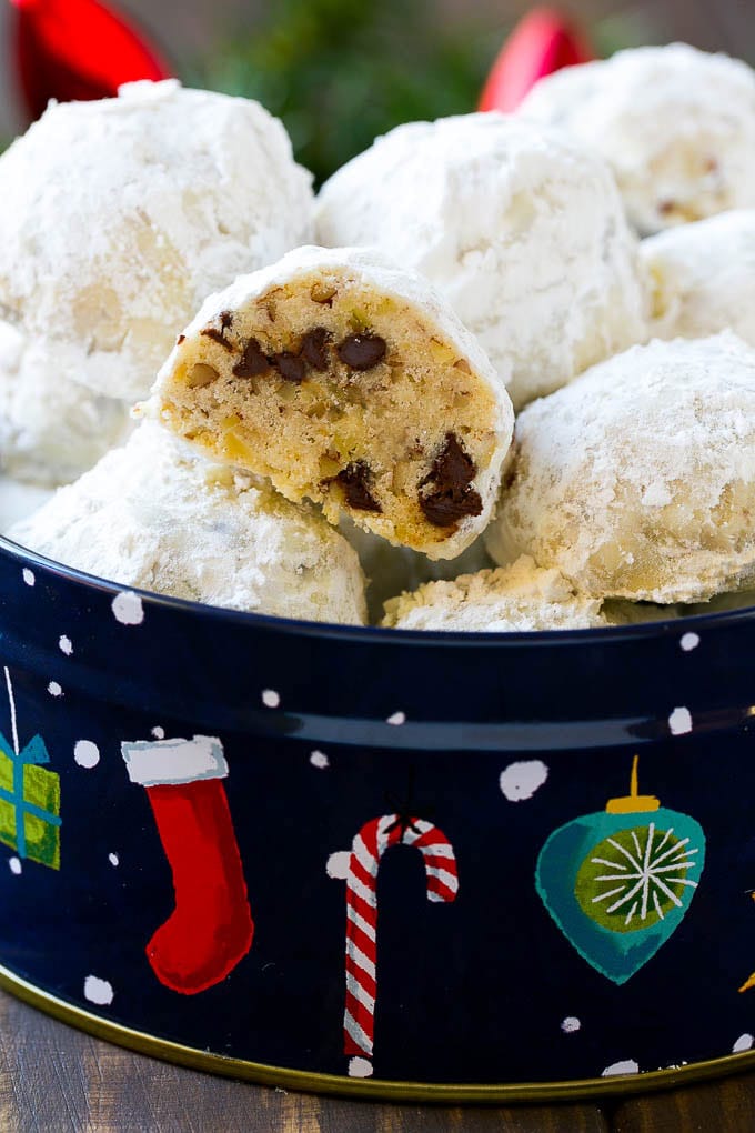 Snowball Cookies Recipe | Mexican Wedding Cookies | Russian Tea Cakes #cookies #pecan #chocolate #baking #dessert #christmas #ezlod The cross section of a pecan chocolate snowball cookie.