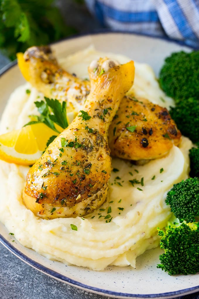 Baked Chicken Drumsticks Recipe | Roasted Chicken Drumsticks | Garlic and Herb Chicken #dinner #chicken #garlic #glutenfree #lowcarb #keto #cleaneating #ezlod Baked chicken drumsticks served with mashed potatoes and broccoli.