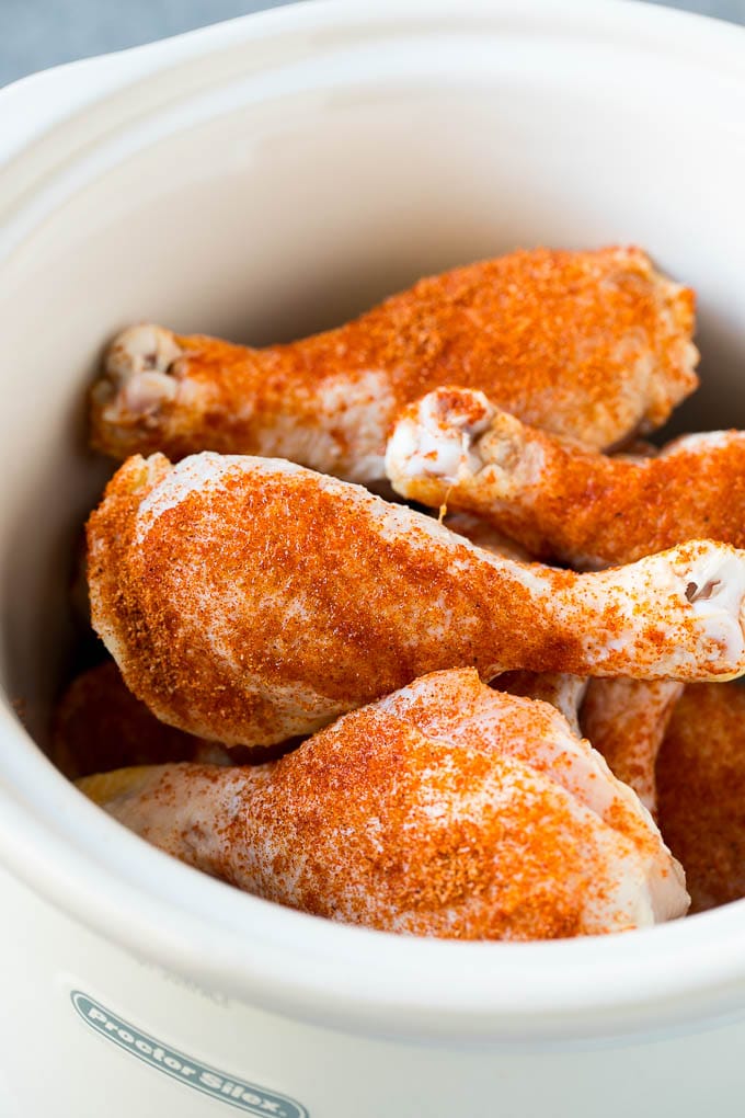 Slow Cooker Chicken Drumsticks Recipe | Crock Pot Chicken Drumsticks | BBQ Chicken Drumsticks #chicken #drumsticks #slowcooker #crockpot #bbq #dinner #ezlod Chicken drumsticks in a slow cooker coated in BBQ spice rub.