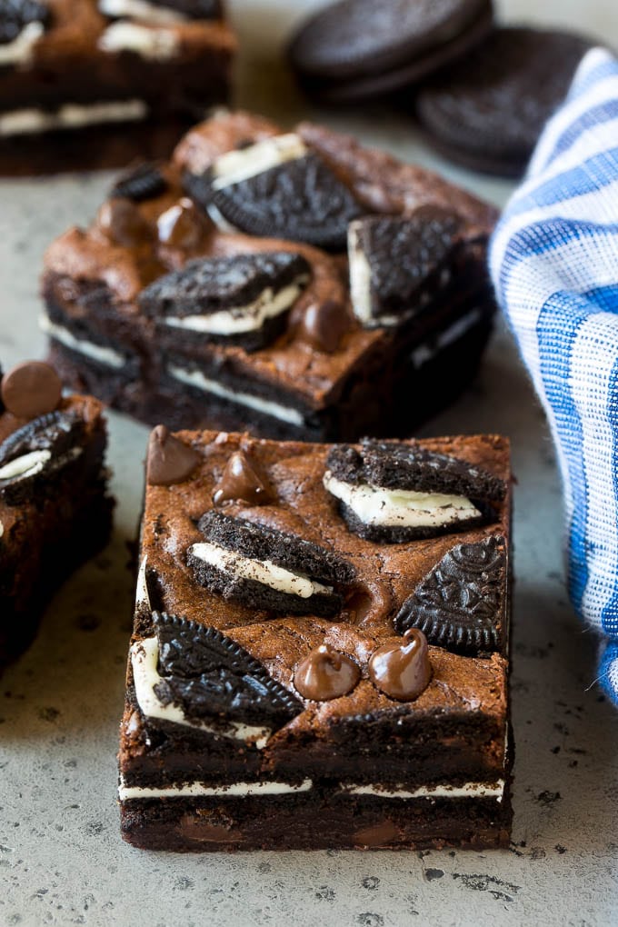 Oreo Brownies Recipe | Homemade Brownies | Chocolate Chip Brownies #brownies #oreos #chocolate #dessert #sweets #ezlod Oreo brownies with layers of cookies between a rich fudgy dough.