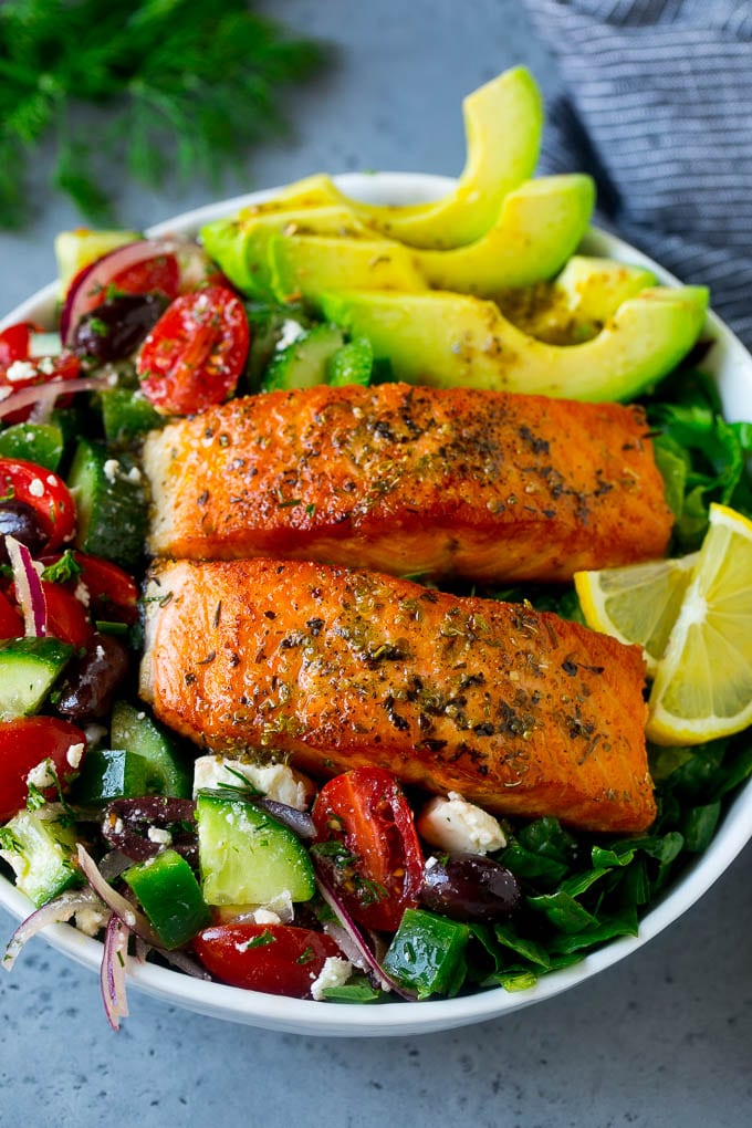Greek Salmon Salad Recipe | Low Carb Salmon Recipe | Salmon Salad #salmon #seafood #fish #lowcarb #keto #lunch #ezlod #healthy Salmon salad made with seared salmon fillets, vegetables, avocado olives and feta cheese.