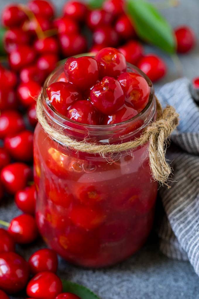 Cherry Pie Filling Recipe #pie #cherries #dessert #sweets #ezlod #summer Cherry pie filling in a mason jar.