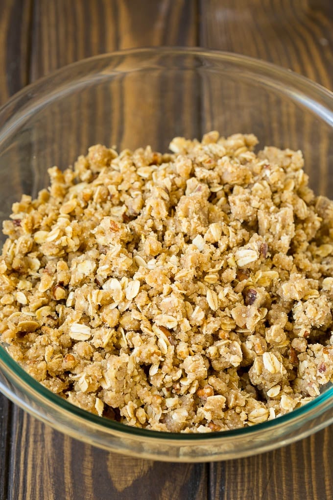 Baked Apples | Stuffed Apples #apples #fall #dessert #sweettooth #ezlod Brown sugar and oatmeal crumble in a bowl.