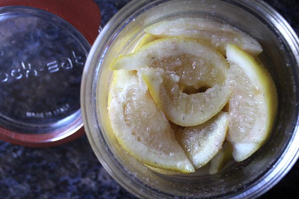 Πώς φτιάχνουμε Κονφί Λεμονιού 5 salting lemons for preservation