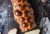 Fluffy Vegan Challah