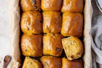 Vegan Chocolate Chip Pumpkin Rolls