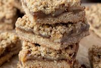 Golden Vegan Apple Crumble Bars