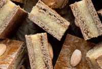 Vegan Speculaas Almond Bars
