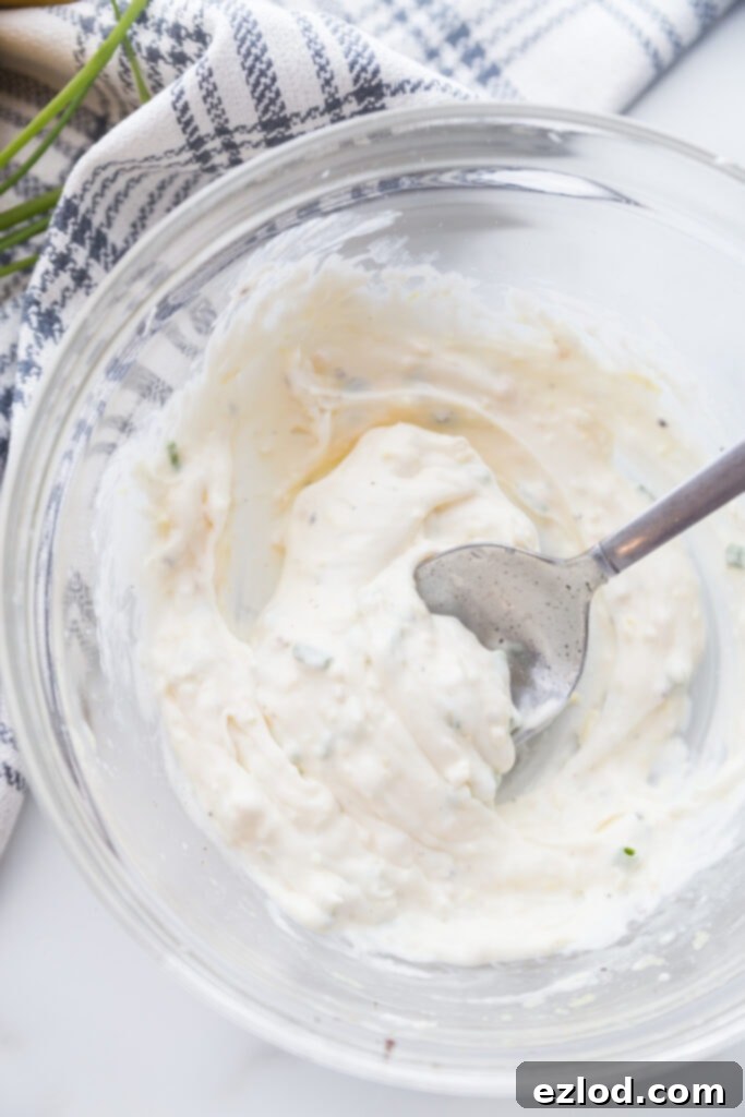 Lemon aioli dipping sauce for crab cakes 