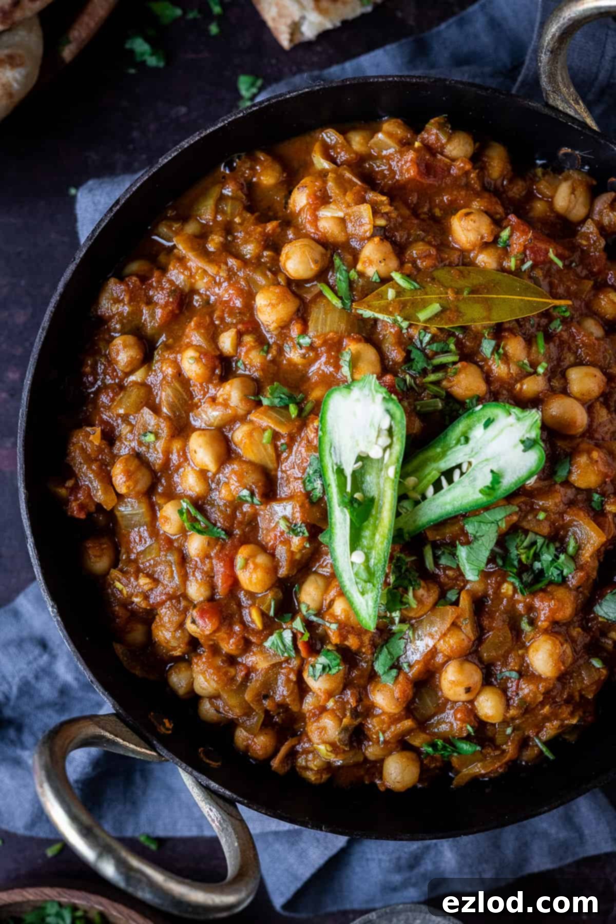 Close up of chickpea curry.