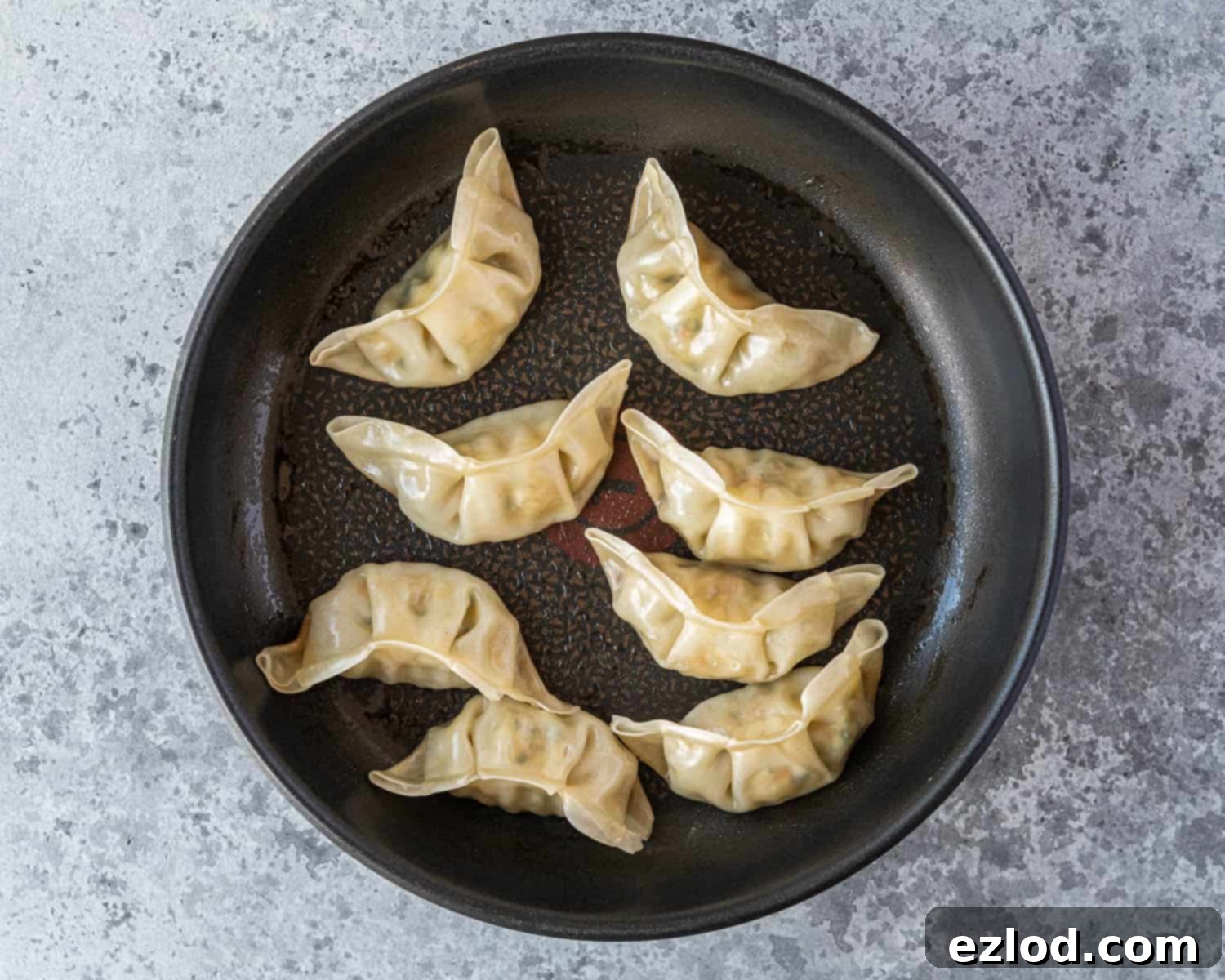 Step 4, cooking the gyoza.
