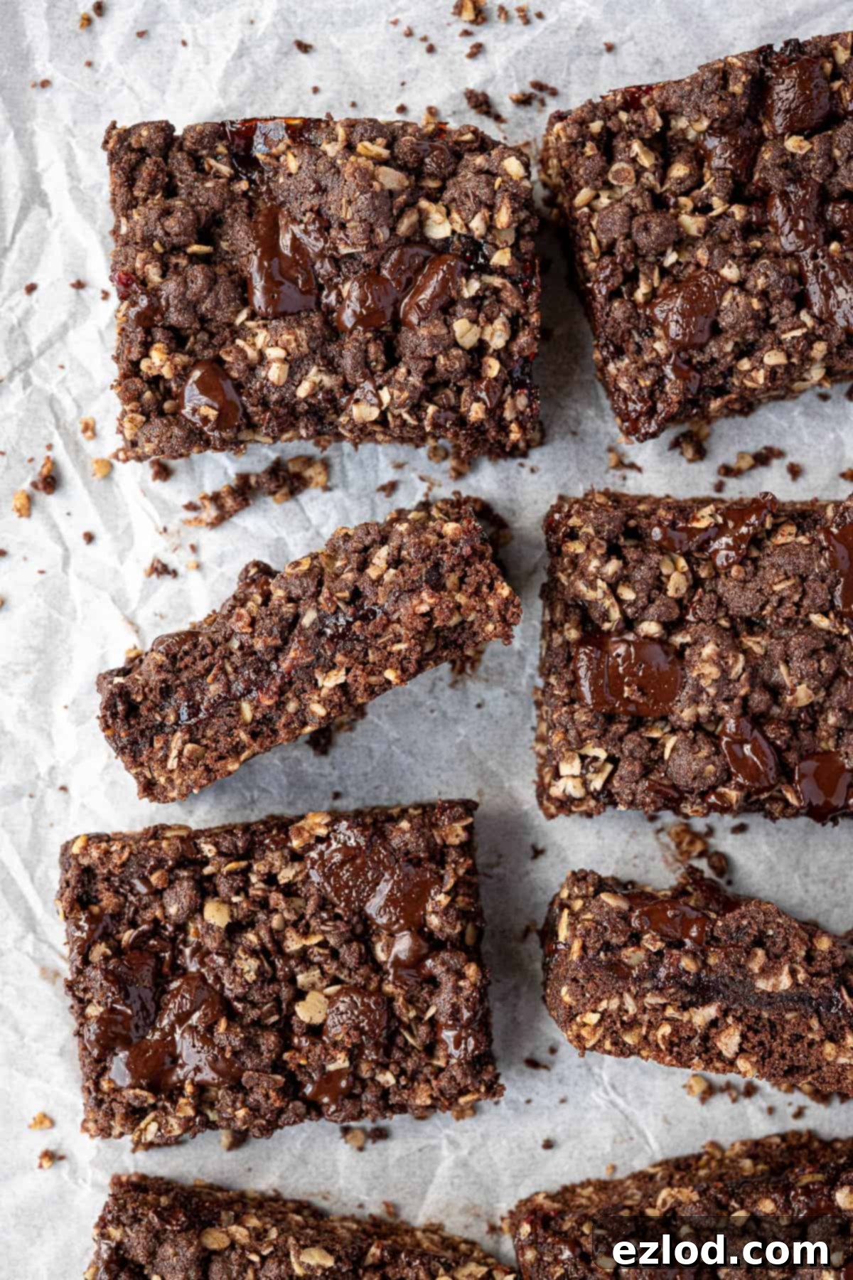 Close up of the crumble bars.