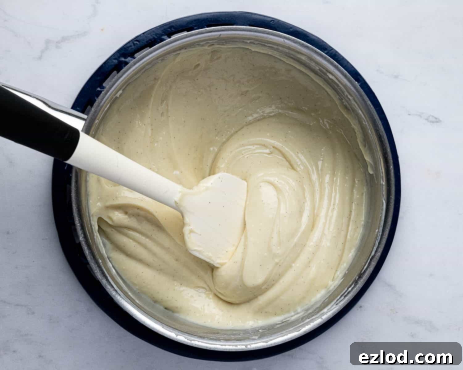 Step 2: The vegan pastry cream has thickened on the stove.