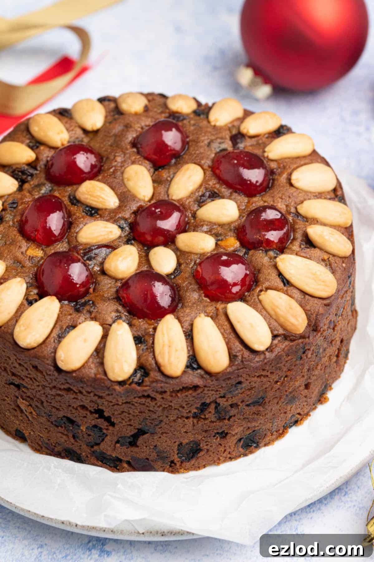 Close up of the decorations on top of the cake.