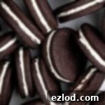 Mint chocolate sandwich cookies turned on their sides, showcasing the delicious layers.