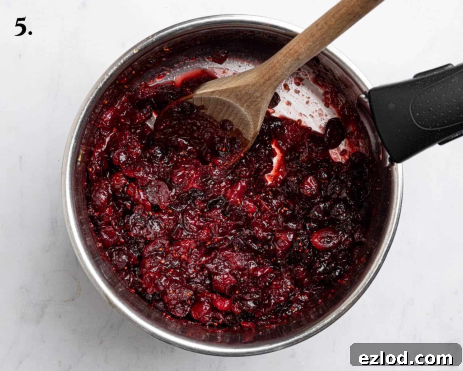 Step 5, the cooked cranberry filling.