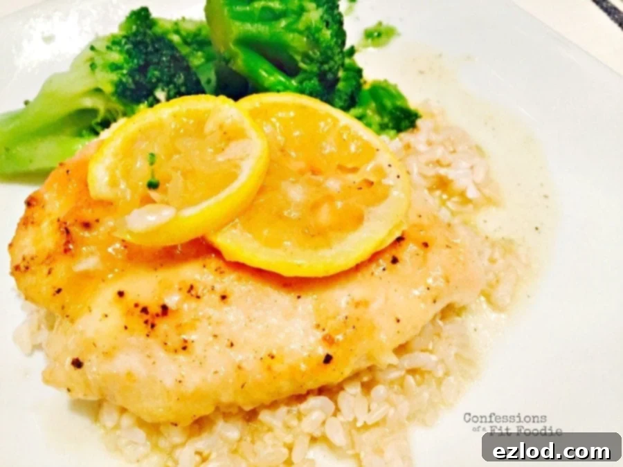 21-day-fix-lemon-chicken in a pan with lemons