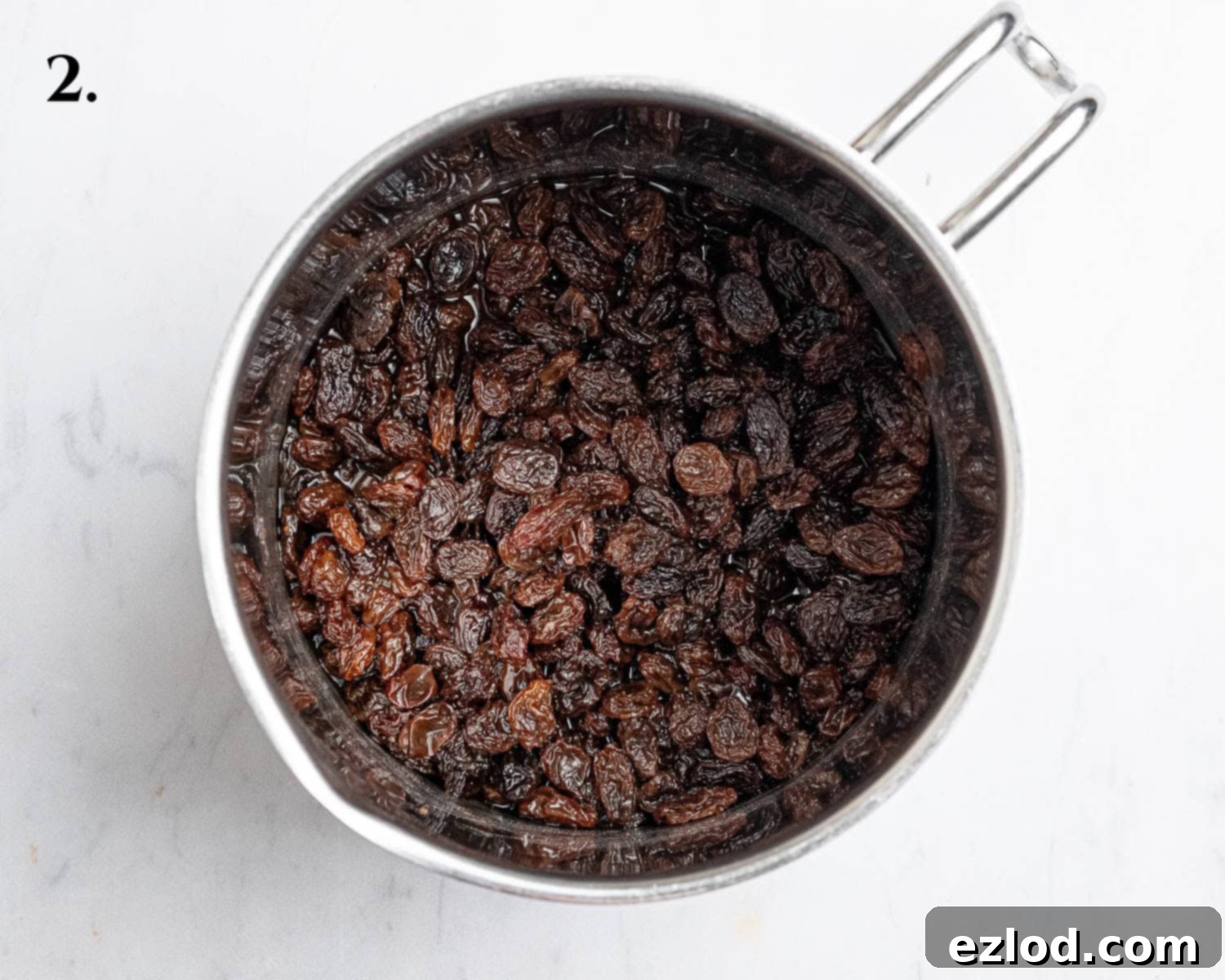 Step 2, the soaking raisins.