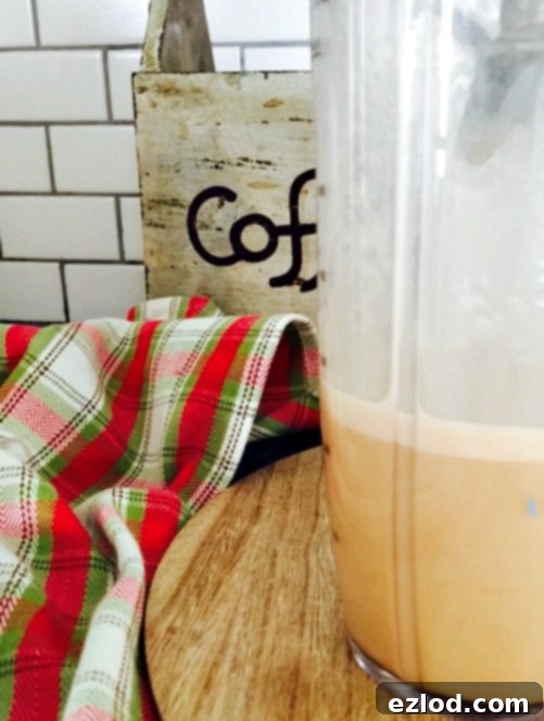 Adding coconut oil to coffee for a healthy latte texture