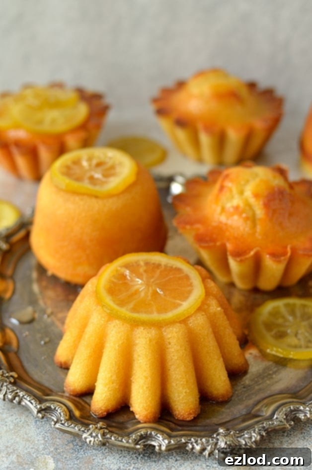 Syrupy lemon, olive oil and semolina cakes