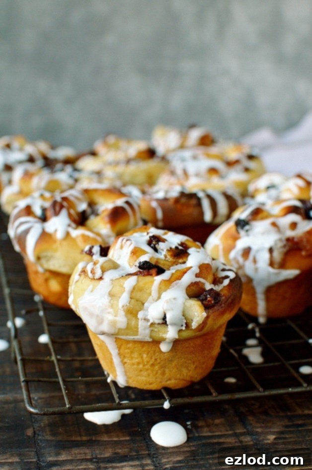 Mincemeat and marzipan cinnamon buns - and wonderful festive breakfast and great way of using up leftovers.