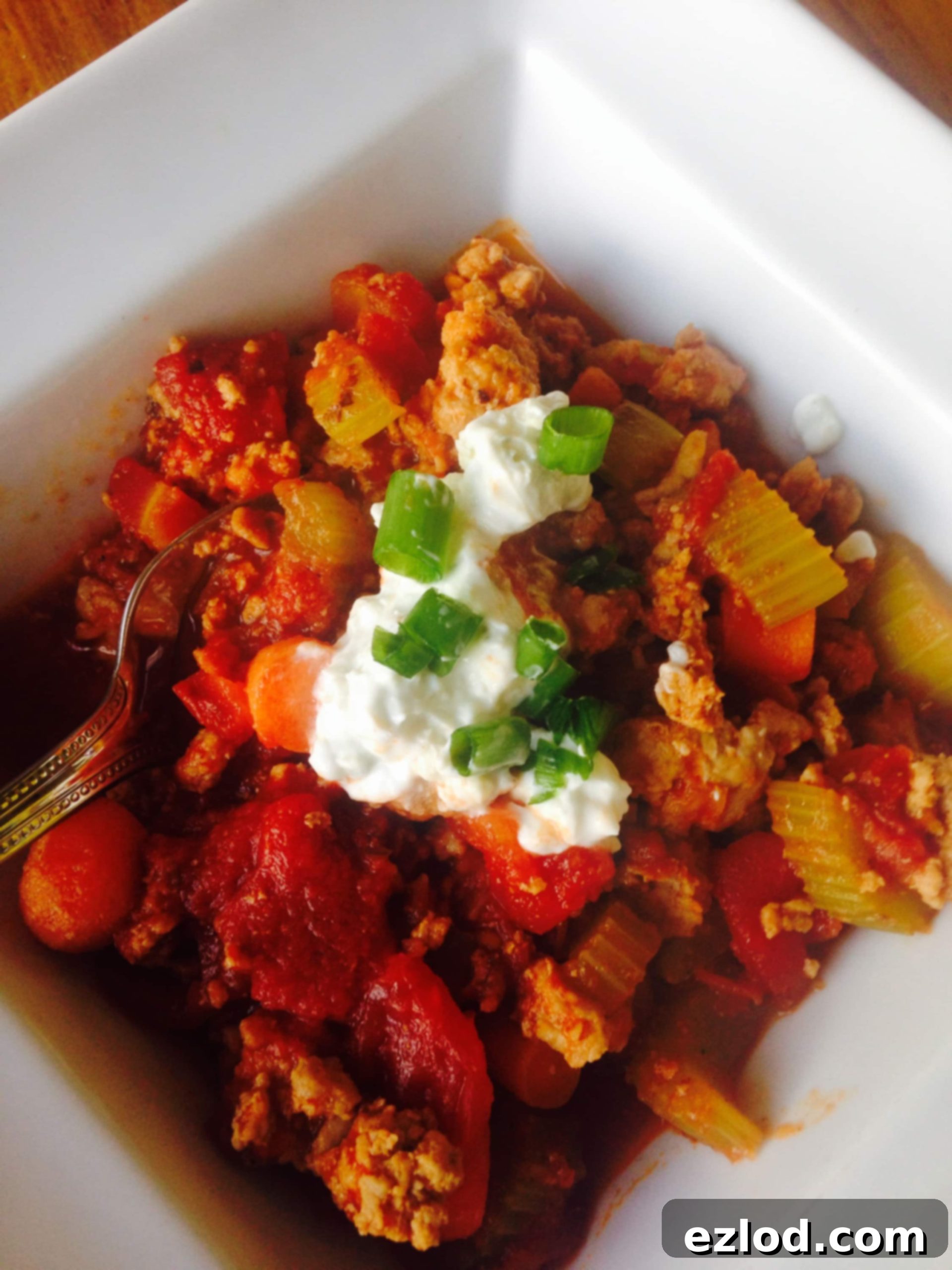 Buffalo Chicken Chili - a 21 Day Fix approved recipe from Confessions of a Fit Foodie