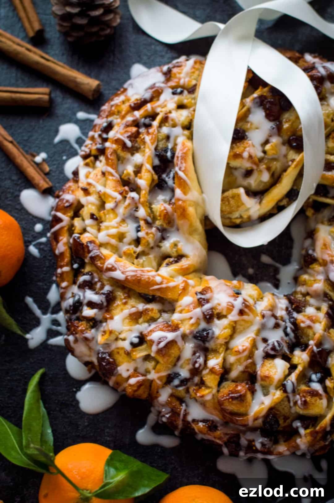 mincemeat, marzipan and apple bread wreath - an impressive braided bread centrepiece full of Christmas flavour!