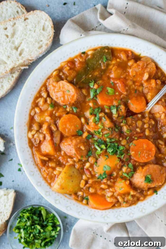 Vegan sausage casserole with lentils and farro - this hearty vegan stew is easy to make, healthy, very filling and incredibly satisfying. #vegan #vegetarian #vegancasserole #healthyvegan