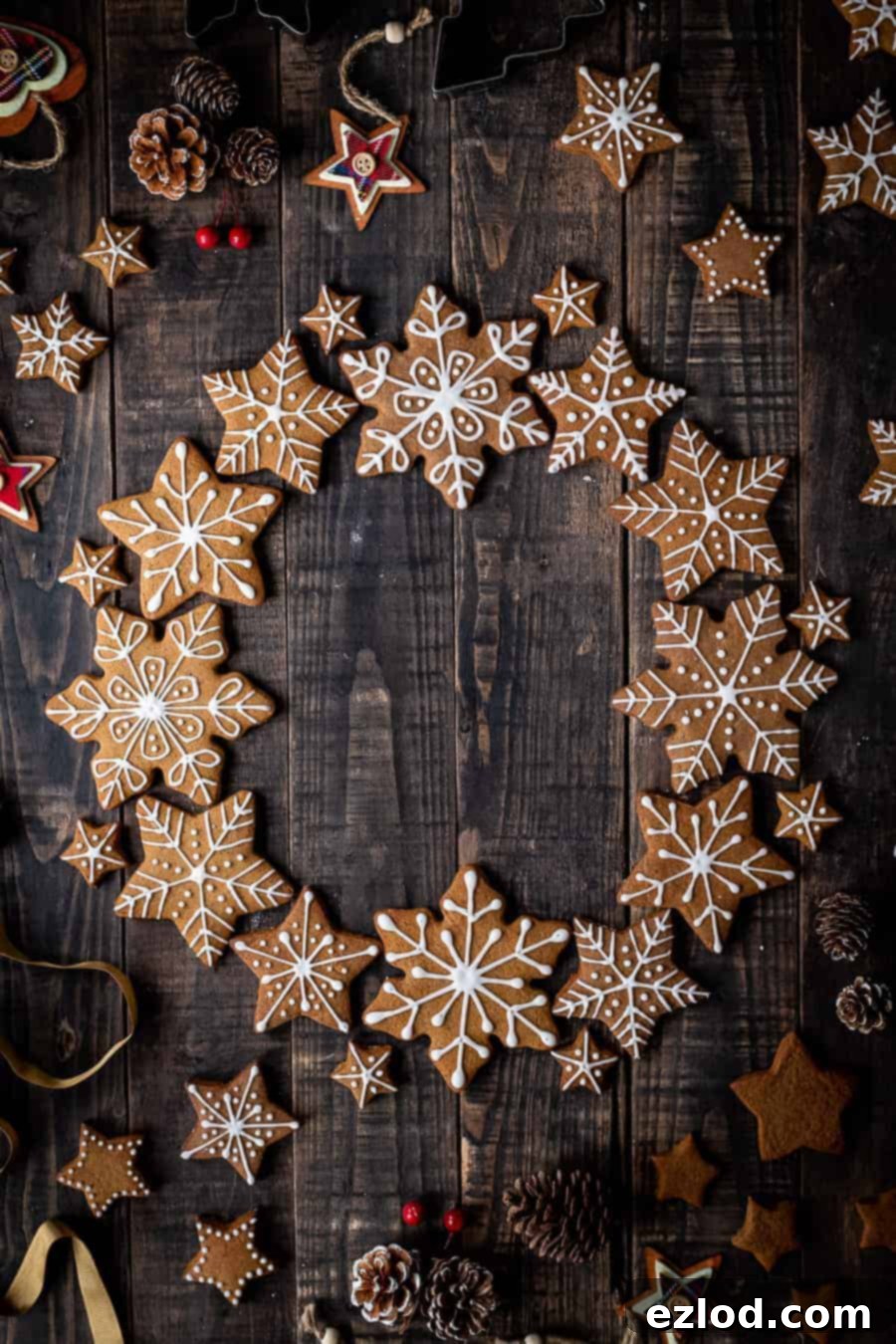 Festive Vegan Gingerbread Cookies 52 featured 11272
