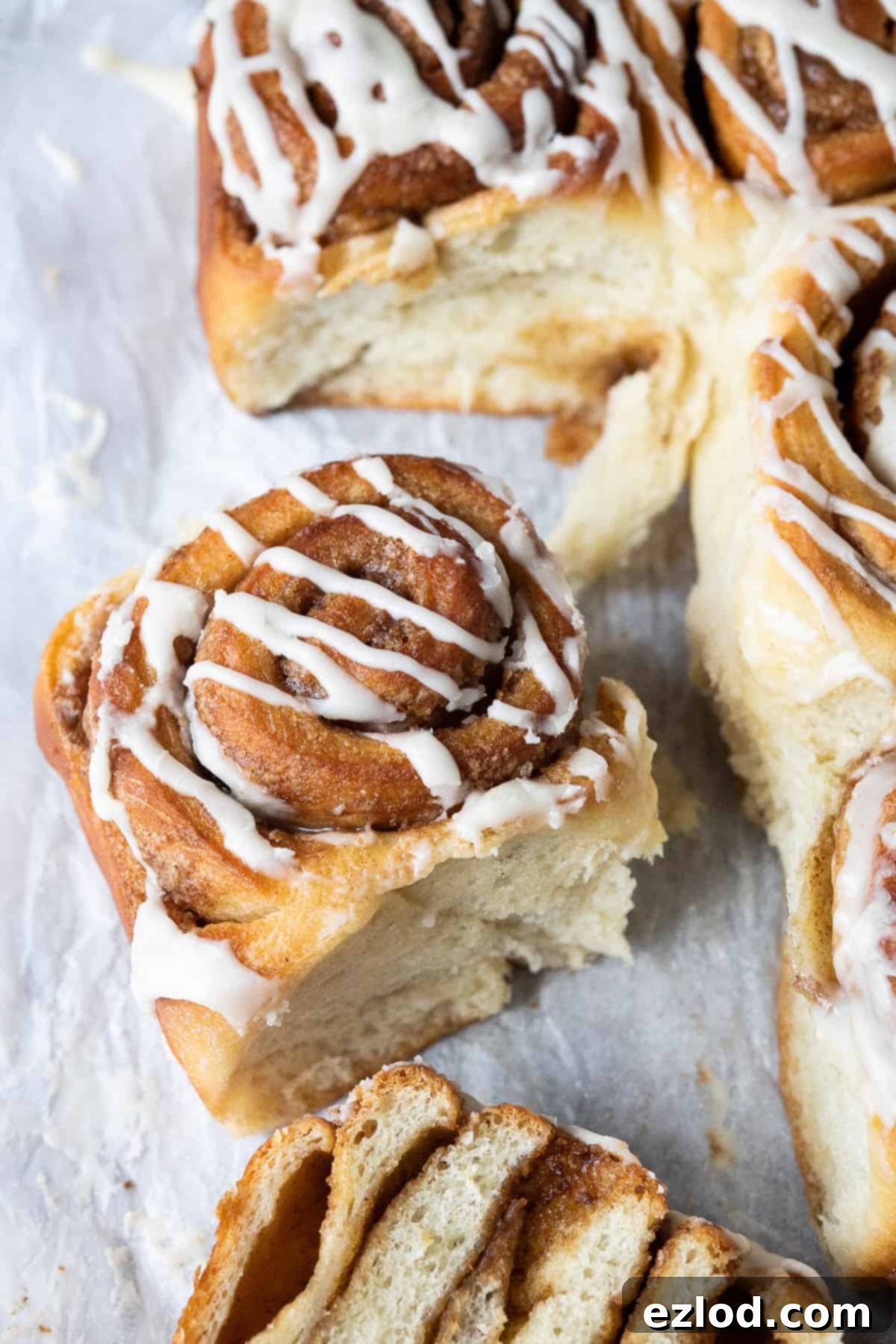 Fluffy Vegan Tangzhong Cinnamon Rolls 1 featured 14142