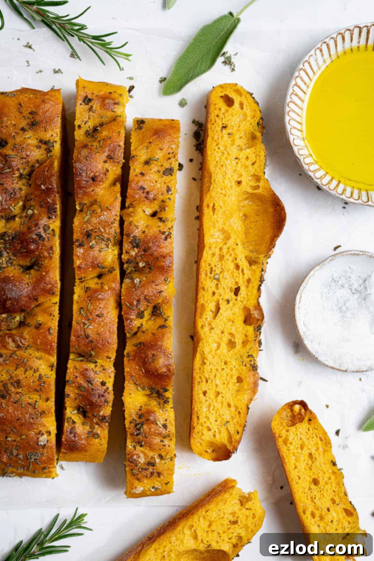 Autumn Spiced Vegan Pumpkin Focaccia 1 featured 23719