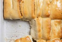 Vegan Garlic Parker House Rolls